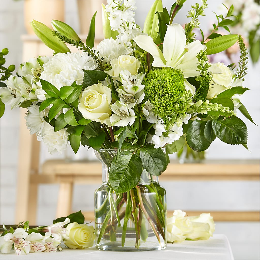 Classic Ivory – A Florist Original – Bulldog Flowers, Athens GA