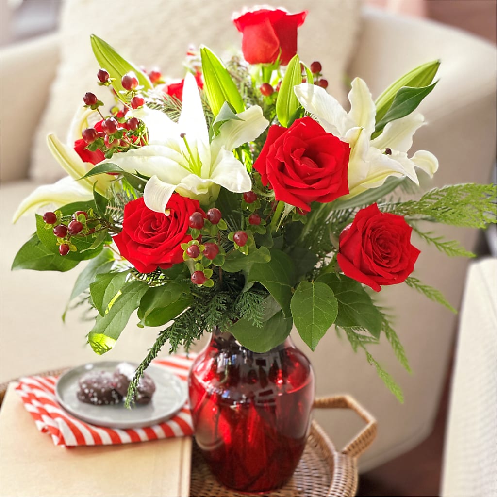 Evergreen Delight Bouquet – Bulldog Flowers, Athens GA