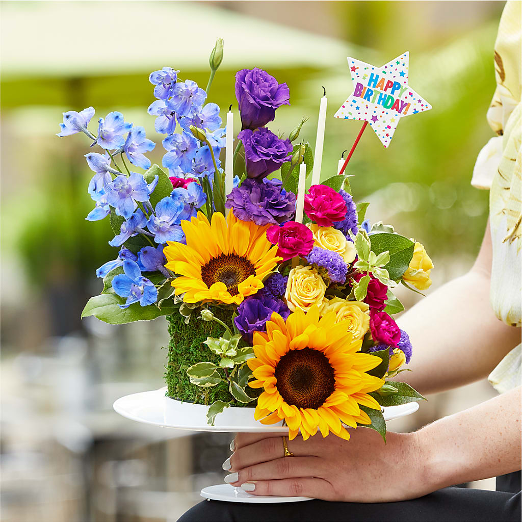 Star of the Day Floral Cake – Bulldog Flowers, Athens GA