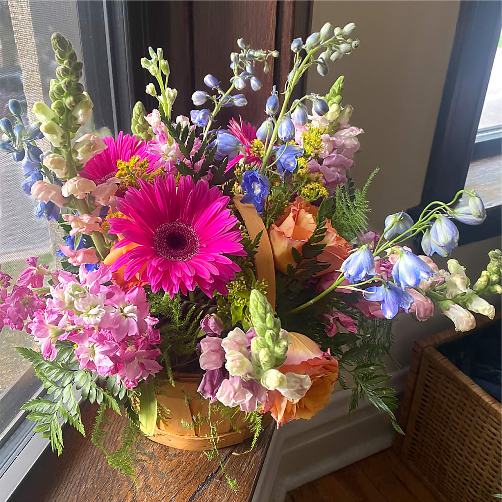 Garden of Life Basket –  Bulldog Flowers, Athens GA