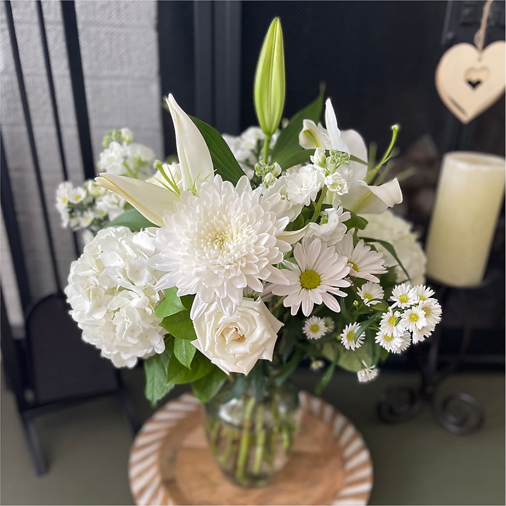 Classic Ivory – A Florist Original –  Bulldog Flowers, Athens GA